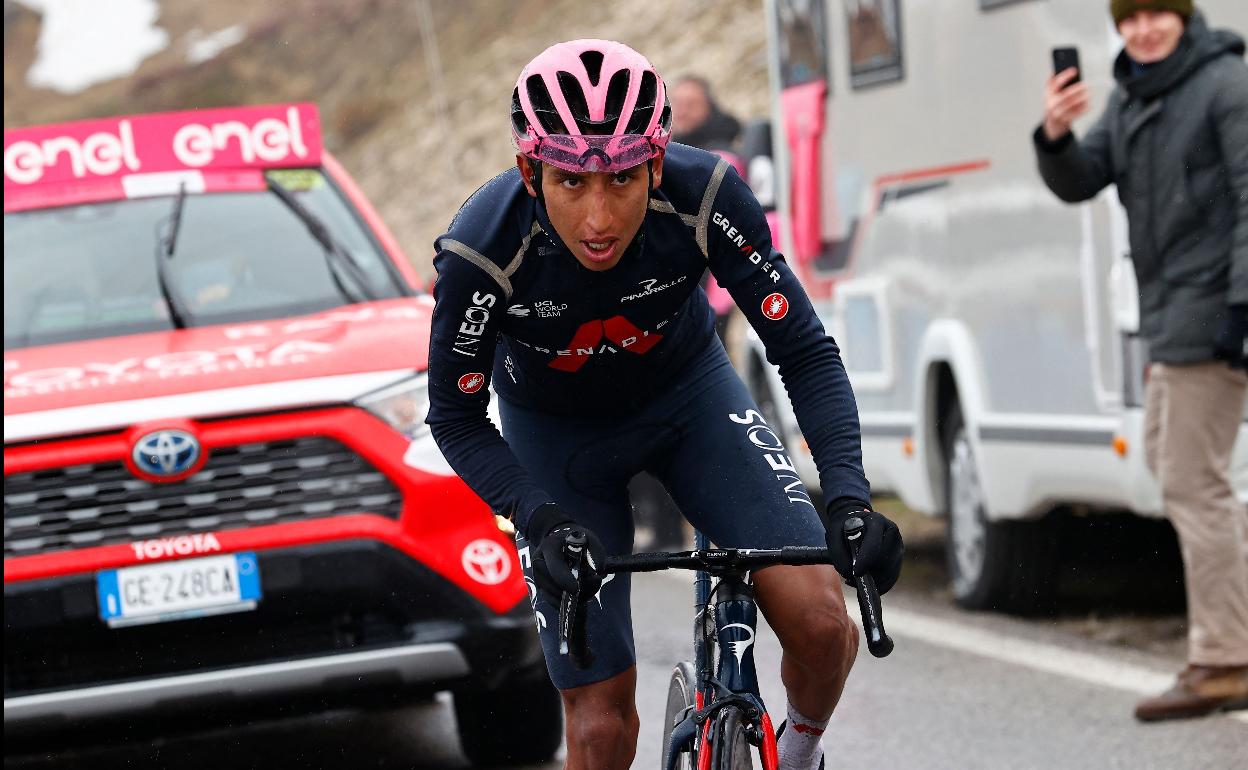 Egan Bernal, durante la etapa que terminó en Cortina d'ampezzo. 