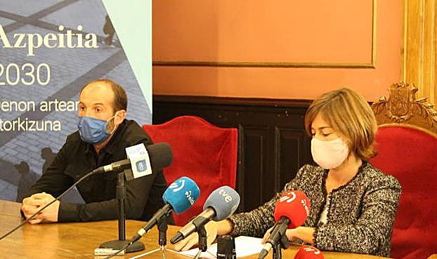 «Decir la verdad no me quita horas de sueño», traslada la alcaldesa de Azpeitia a sus vecinos