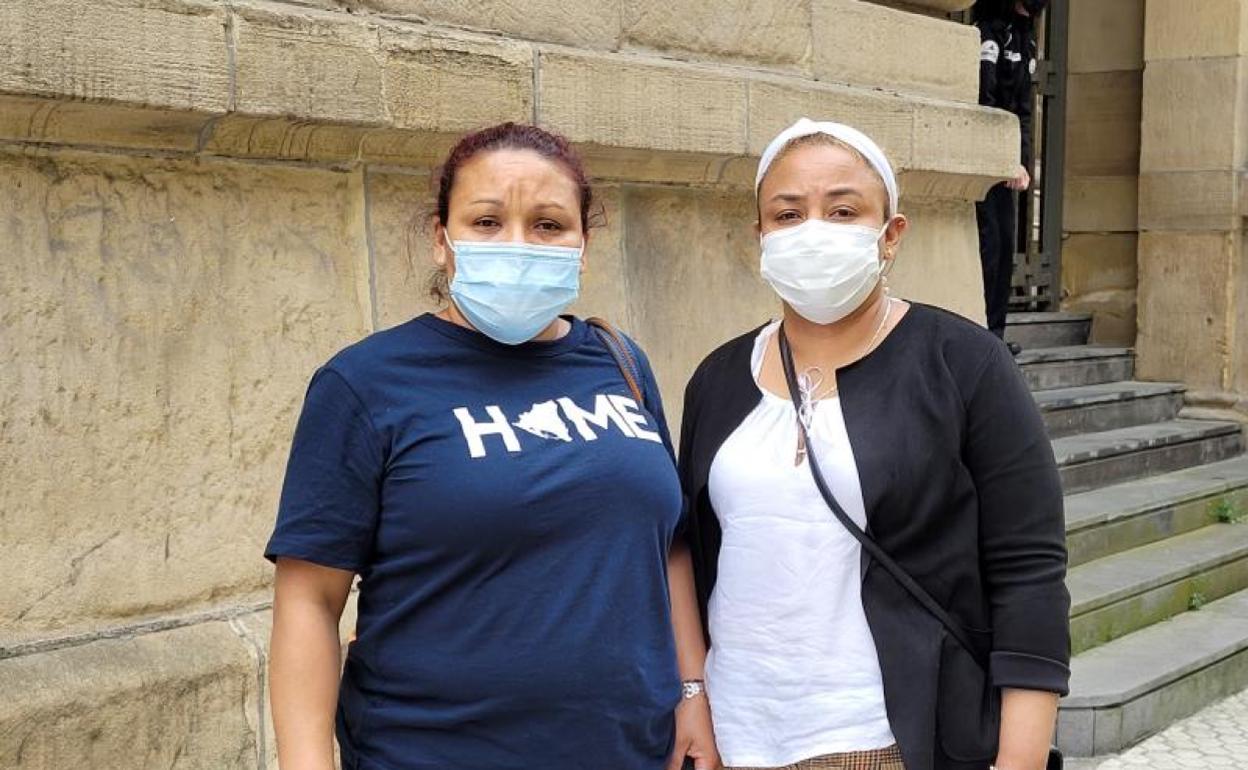 Mayra y Oralia Acuña, hermanas del hombre apuñalado mortalmente el Elgoibar. 