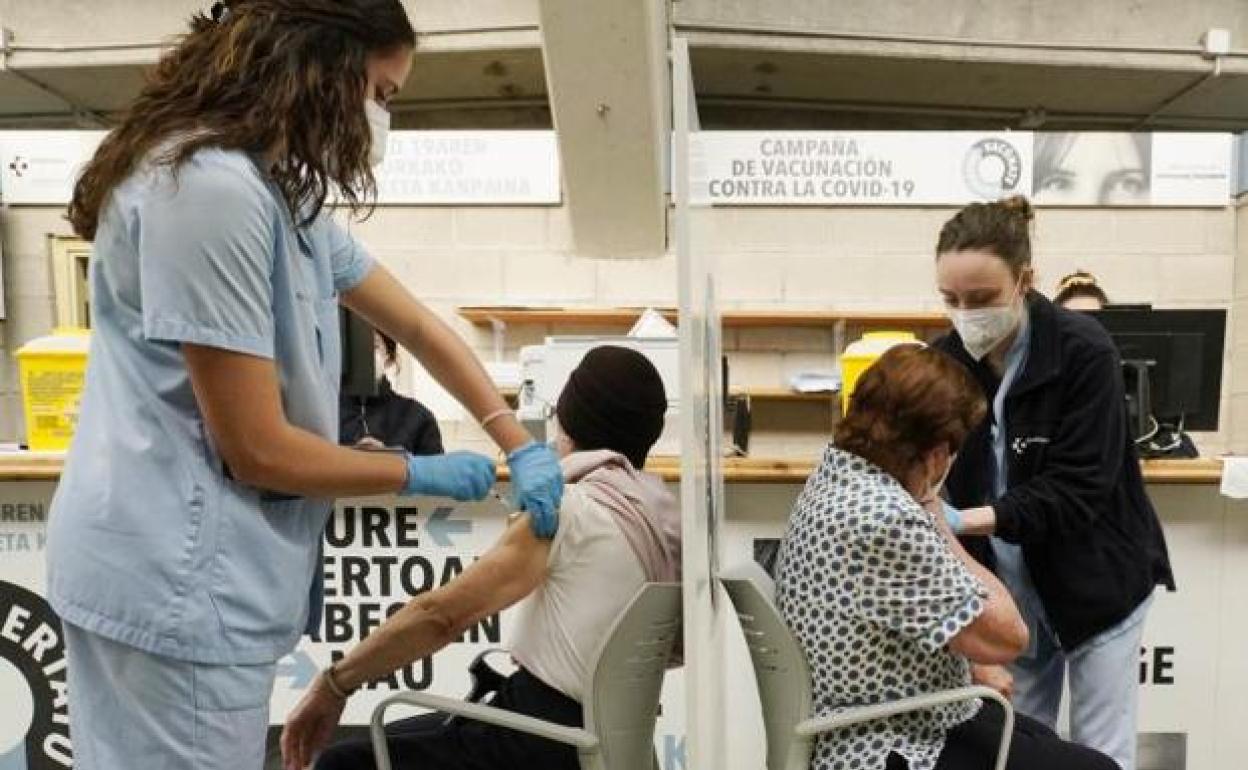 Coronavirus vacunación: Euskadi abre la puerta a que la vacunación de los menores de 49 años arranque la semana que viene