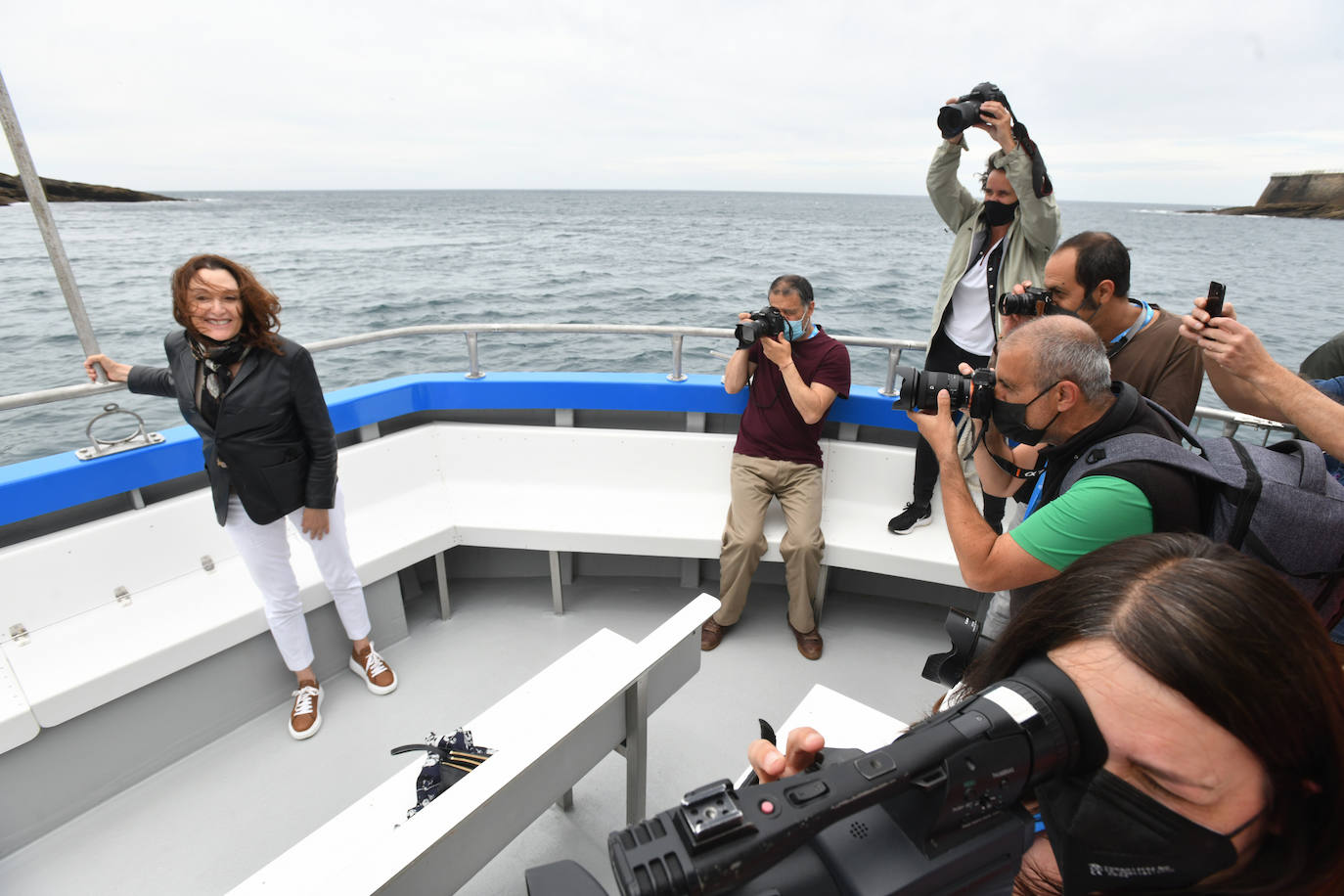 La escultura en el faro de Santa Clara de Cristina Iglesias, que se confiesa emocionada y expectante, se inaugura hoy oficialmente 