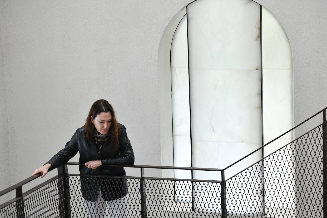 La escultura en el faro de Santa Clara de Cristina Iglesias, que se confiesa emocionada y expectante, se inaugura hoy oficialmente 