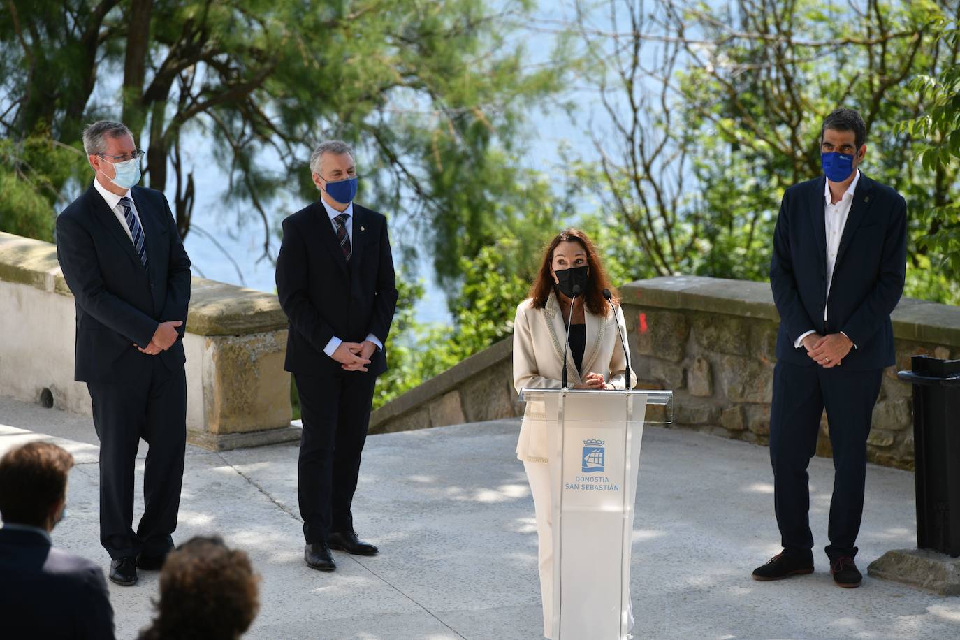 Fotos: Elogios a Hondalea en la inauguración oficial de la escultura de Cristina Iglesias