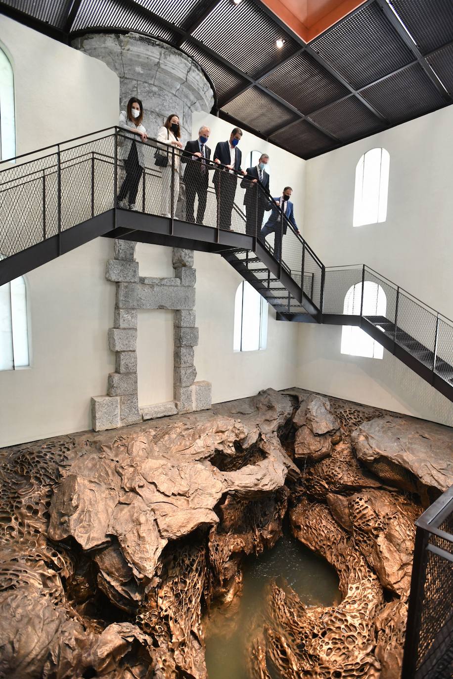 Fotos: Elogios a Hondalea en la inauguración oficial de la escultura de Cristina Iglesias