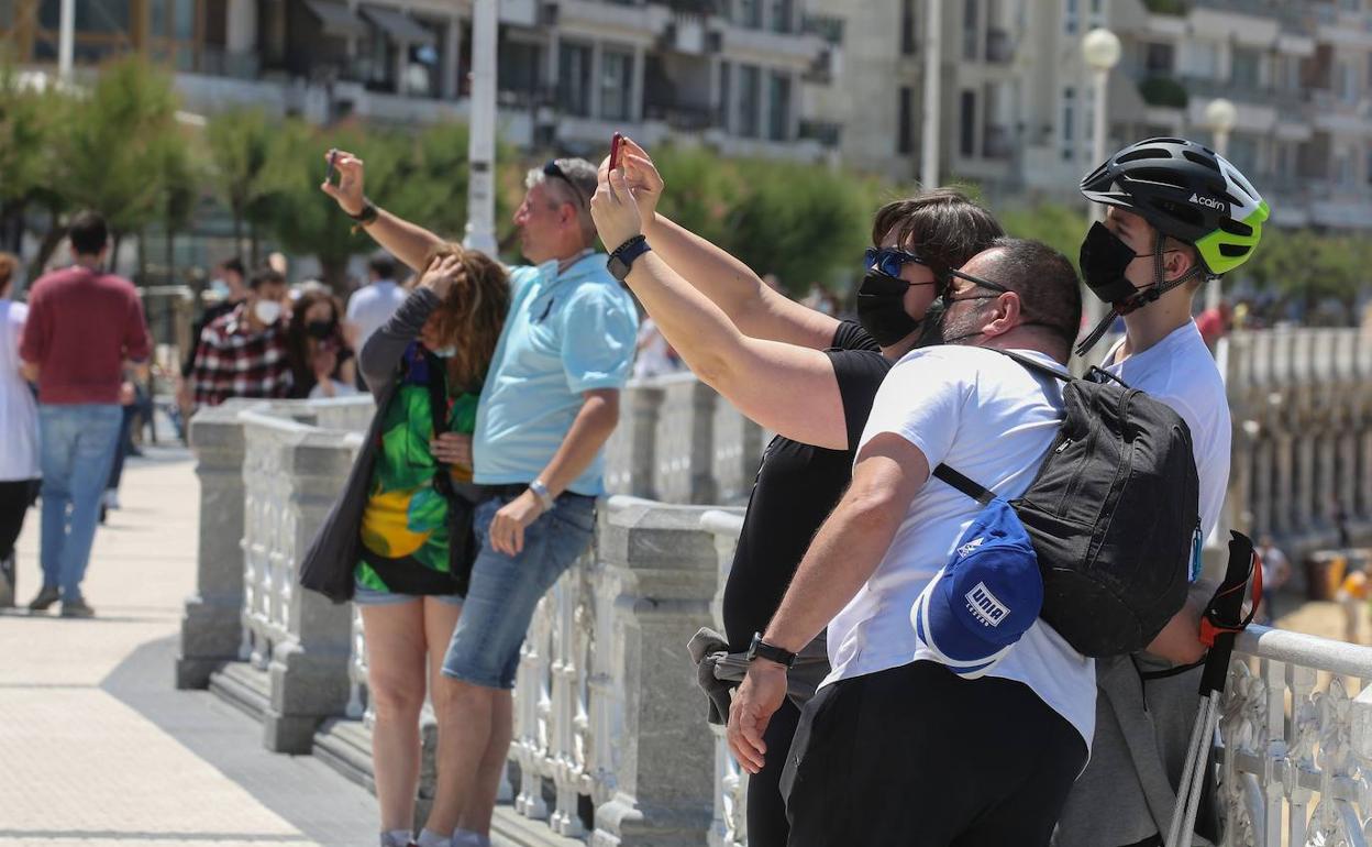 Coronavirus:Euskadi notifica 338 nuevos positivos y 21 fallecidos la última semana, 3 más que la anterior