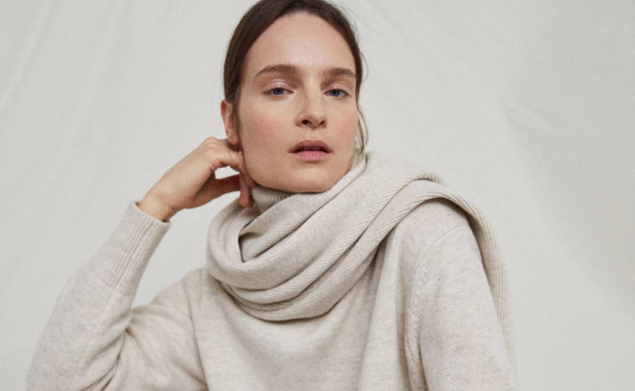 Una colección creada con posos de café, residuos de uva y botellas de plástico