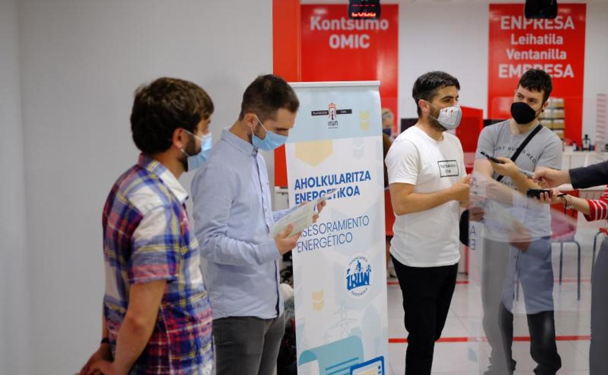 David Nuño, Andoni Arroitajauregi y Borja Olazabal han presentado el Servicio de Asesoramiento Energético. 