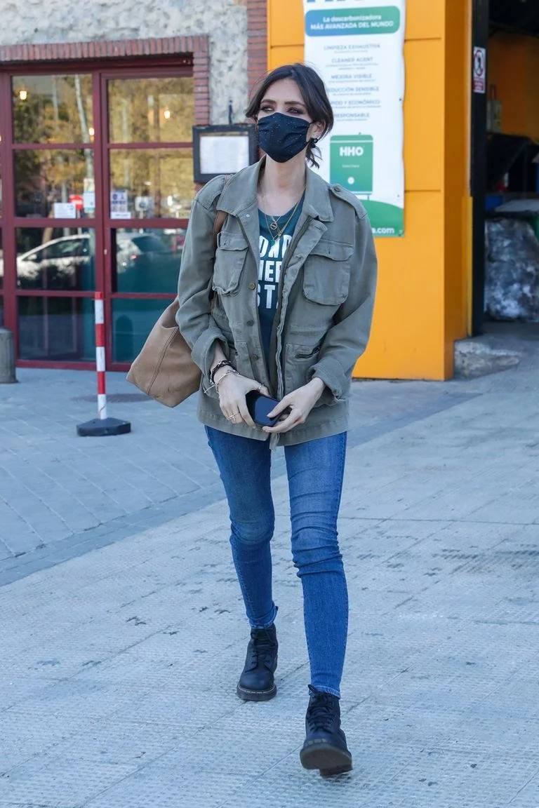 La comunicadora manchega tiene un estilo innato e insuperable en el que sabe sacar partido a los básicos combinándolos con las prendas tendencia de cada campaña. Dicho lo cual, en los últimos meses hemos visto a una Sara Carbonero mucho más bohemia y 'hippie' que de costumbre y por ello, de cara al verano, te presentamos un interesante recorrido por los estilismos más destacados e inspiradores de la presentadora, empresaria e 'influencer'