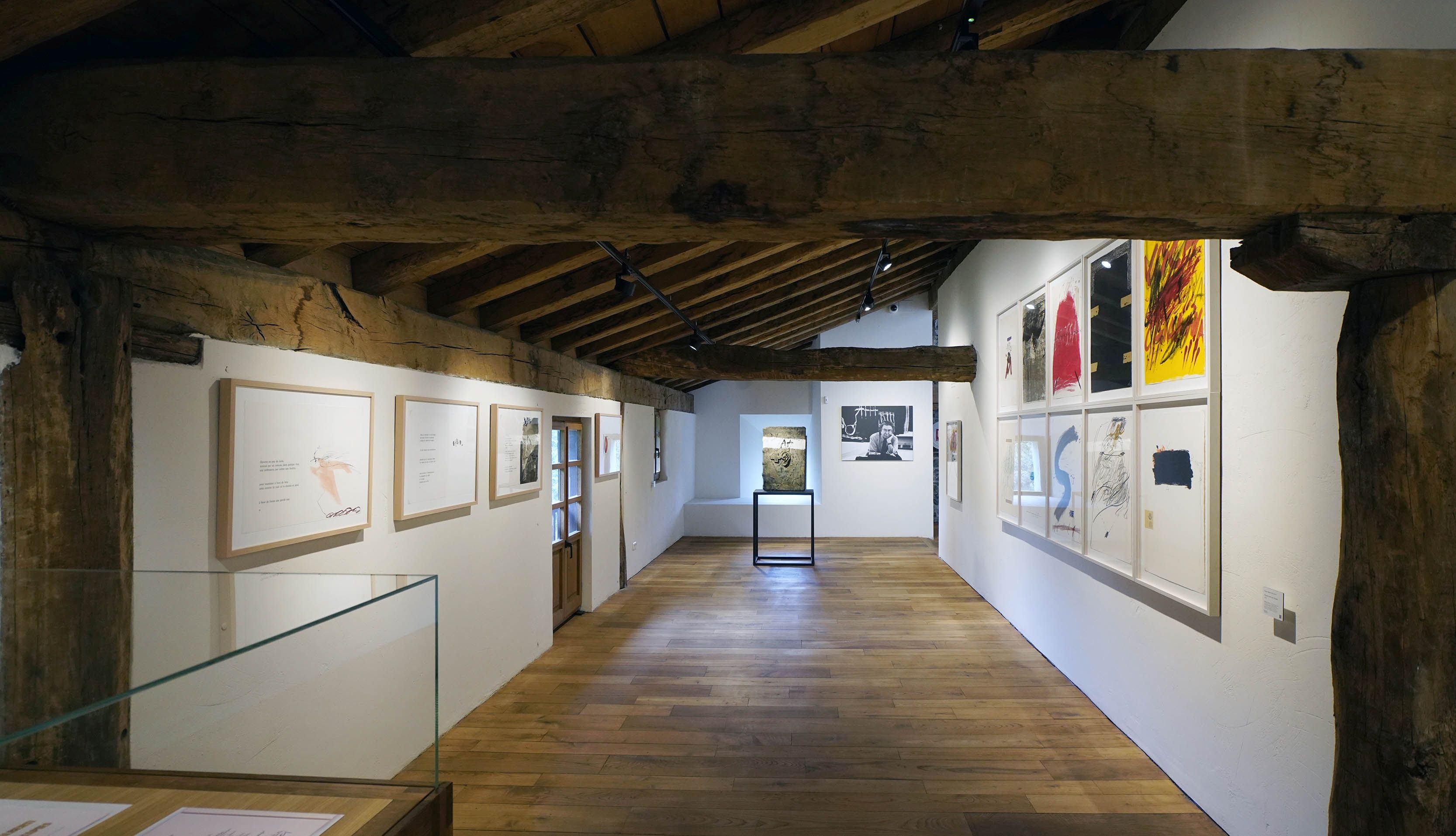 Chillida Leku acogerá hasta el 10 de enero de 2022 una exposición del escultor y pintor Antoni Tàpies, primer artista invitado en el museo.