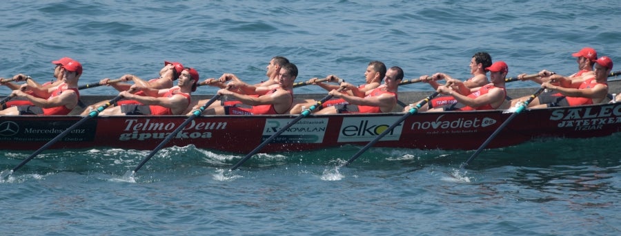 La Ama Guadalupekoa de Hondarribia y Arraun Lagunak se han impuesto este domingo en el Campeonato de Gipuzkoa de Traineras. 