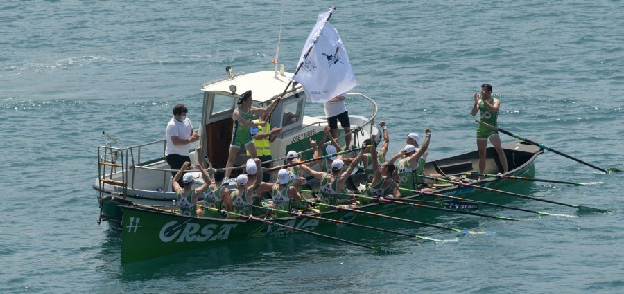 La Ama Guadalupekoa de Hondarribia y Arraun Lagunak se han impuesto este domingo en el Campeonato de Gipuzkoa de Traineras. 