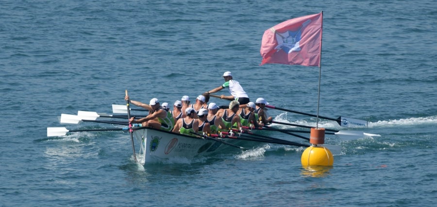 La Ama Guadalupekoa de Hondarribia y Arraun Lagunak se han impuesto este domingo en el Campeonato de Gipuzkoa de Traineras. 