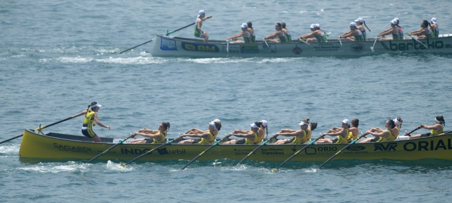 La Ama Guadalupekoa de Hondarribia y Arraun Lagunak se han impuesto este domingo en el Campeonato de Gipuzkoa de Traineras. 