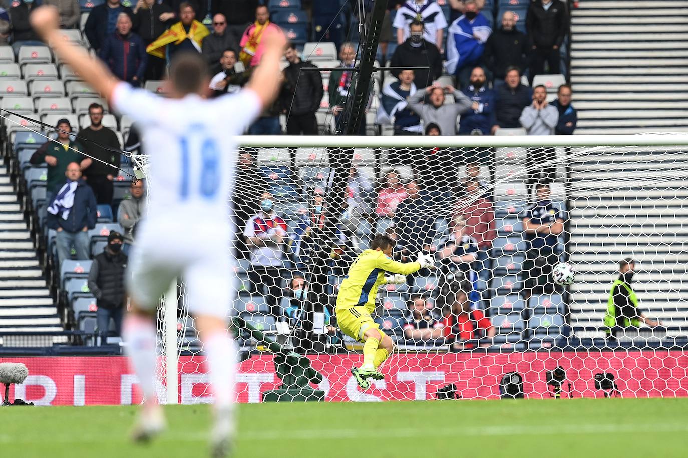 Fotos: Va para gol de la Eurocopa: así fue el espectacular tanto de Schik