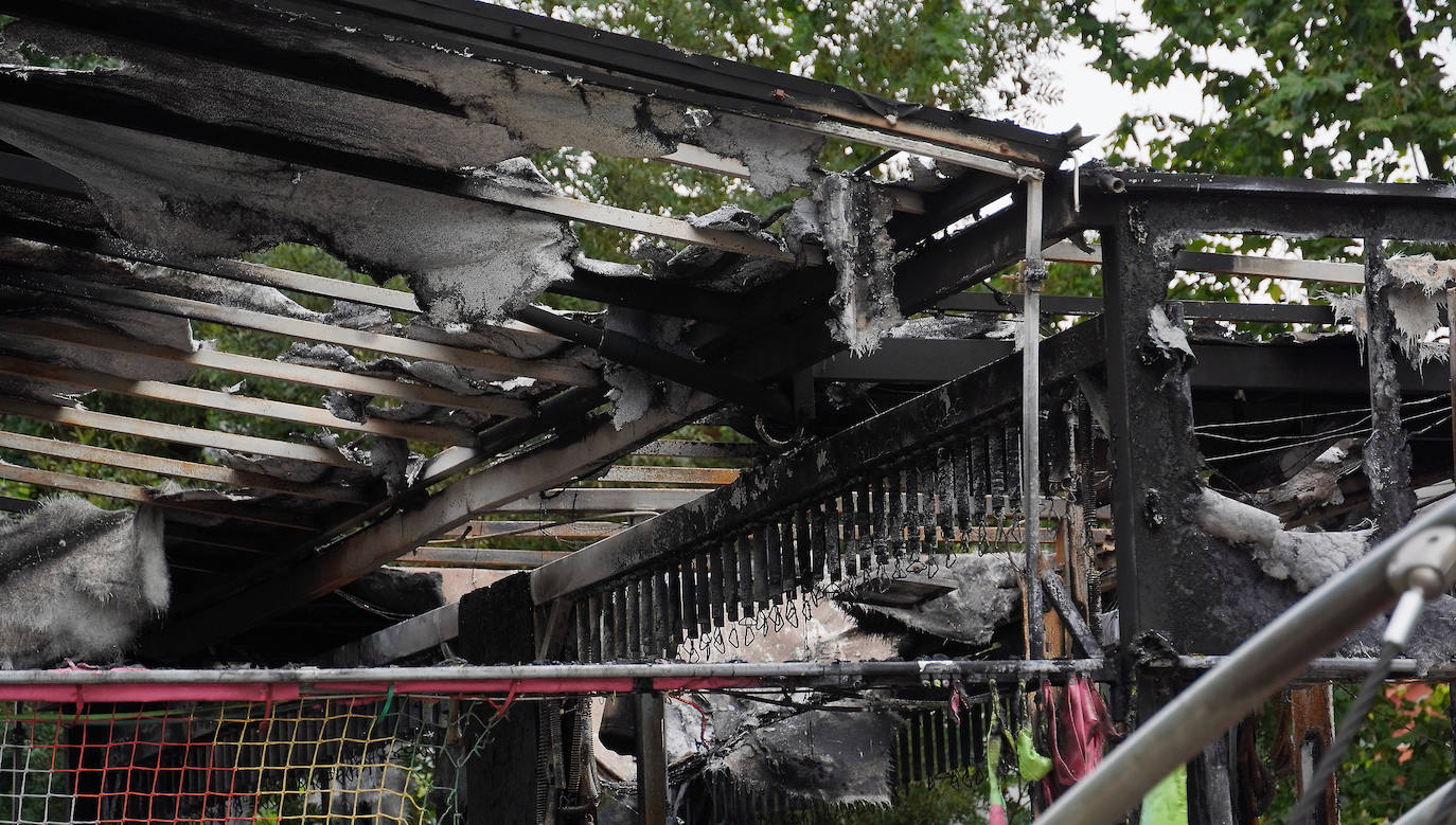 Imagen secundaria 1 - Situación en la que han quedado las camas elásticas. 