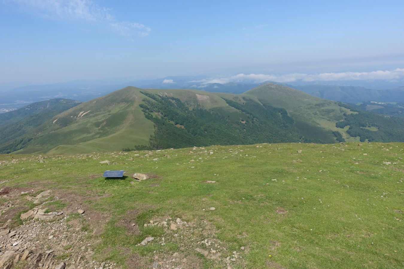 El monte más alto de Baztan, ese magnífico valle navarro con mucha historia, embarga a sus visitantes con su belleza inusitada