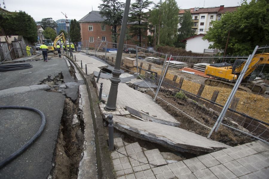 Fotos: Socavón en la calle Artaleku