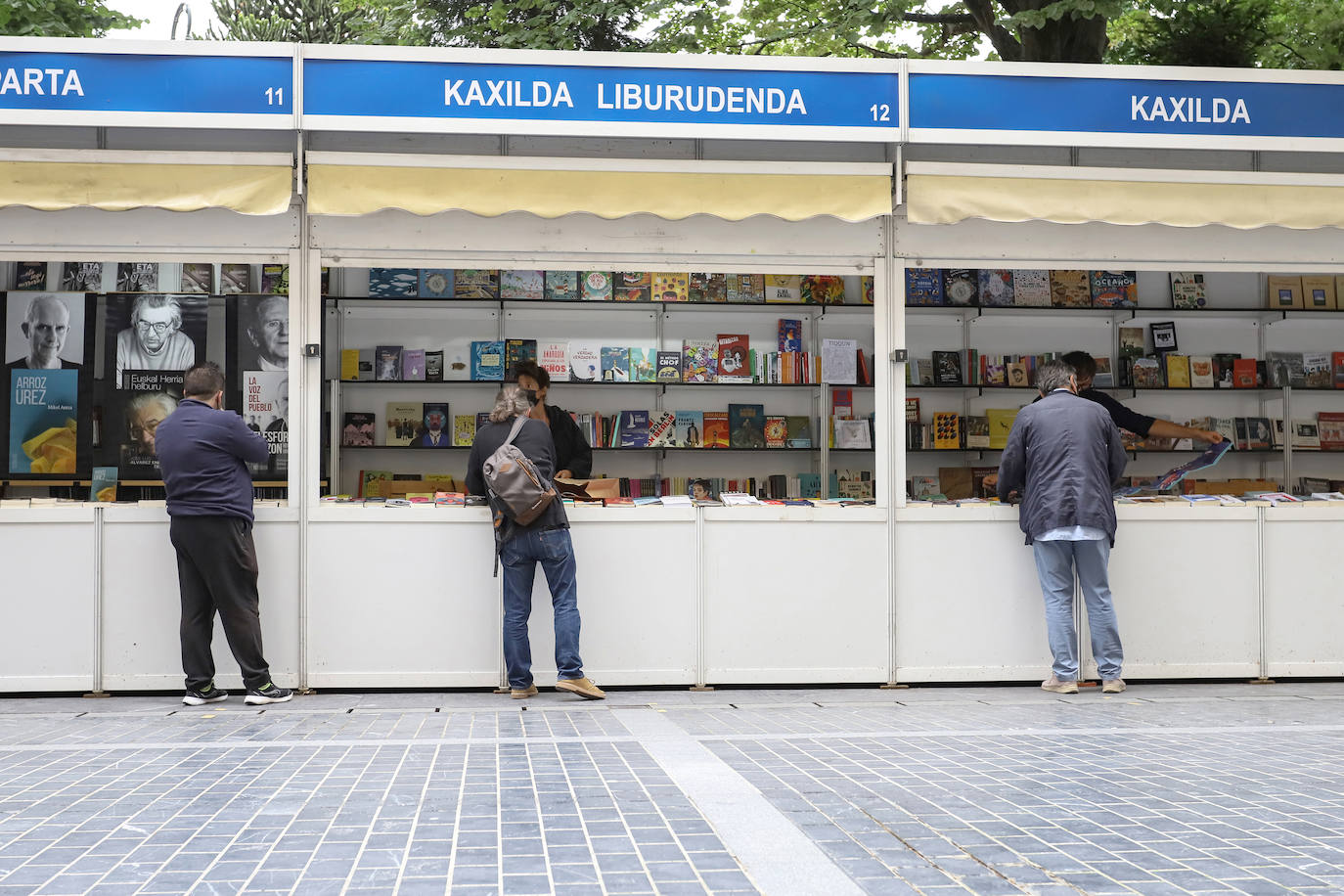 Fotos: La Feria del Libro abre puestos y actividades