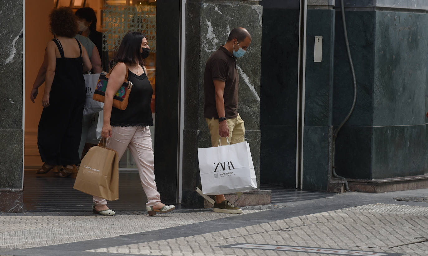 Fotos: Primer día de rebajas en Gipuzkoa