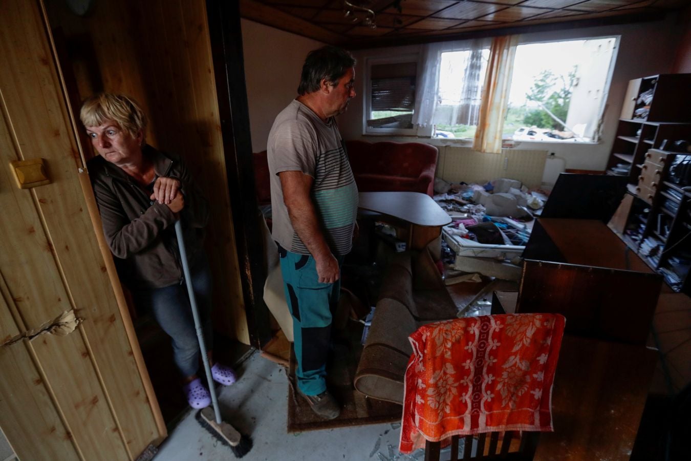 Fotos: Un tornado deja tres muertos y arrasa casas en República Checa