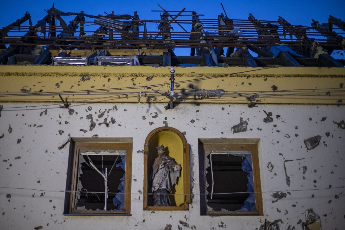 Fotos: Un tornado deja tres muertos y arrasa casas en República Checa