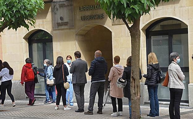 El megabrote de Mallorca obliga a Sanidad a endurecer medidas y pide a los alumnos no viajar