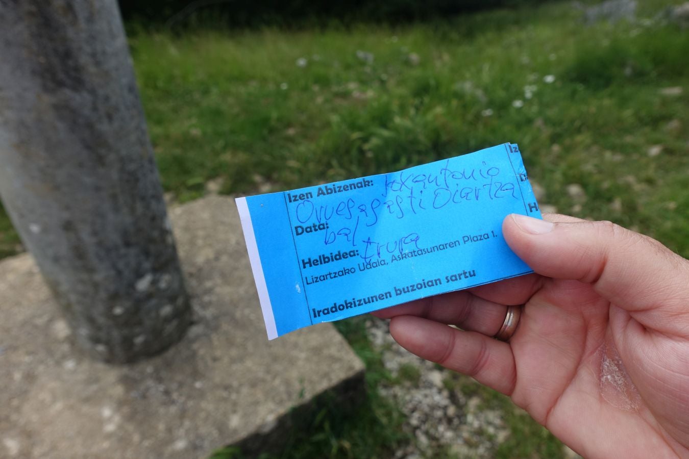 Sus 801 metros de altitud no le hacen uno de los montes más destacables, pero su peculiar cima lo convierte en uno de los que hay que conocer