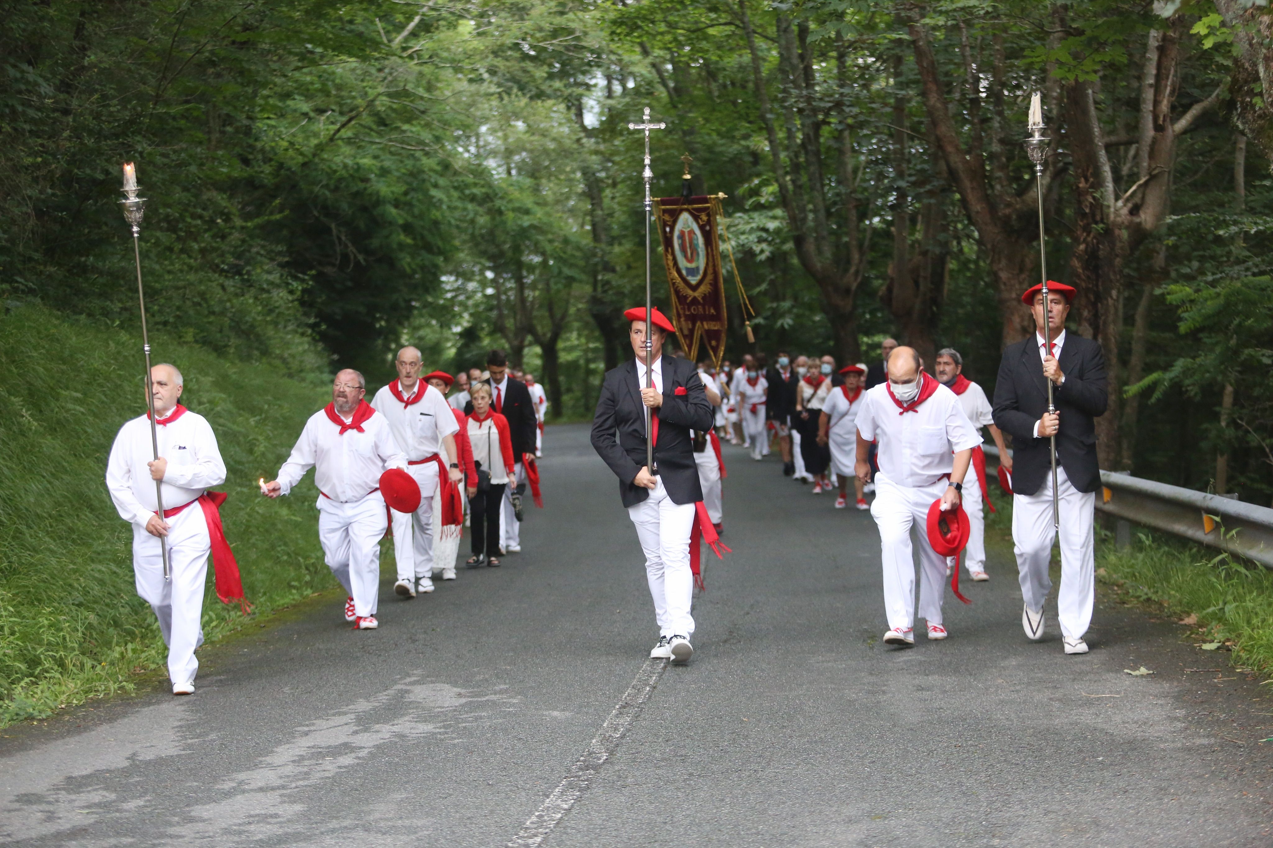 Fotos: La Junta de Mandos del Alarde tradicional renueva el voto en San Marcial