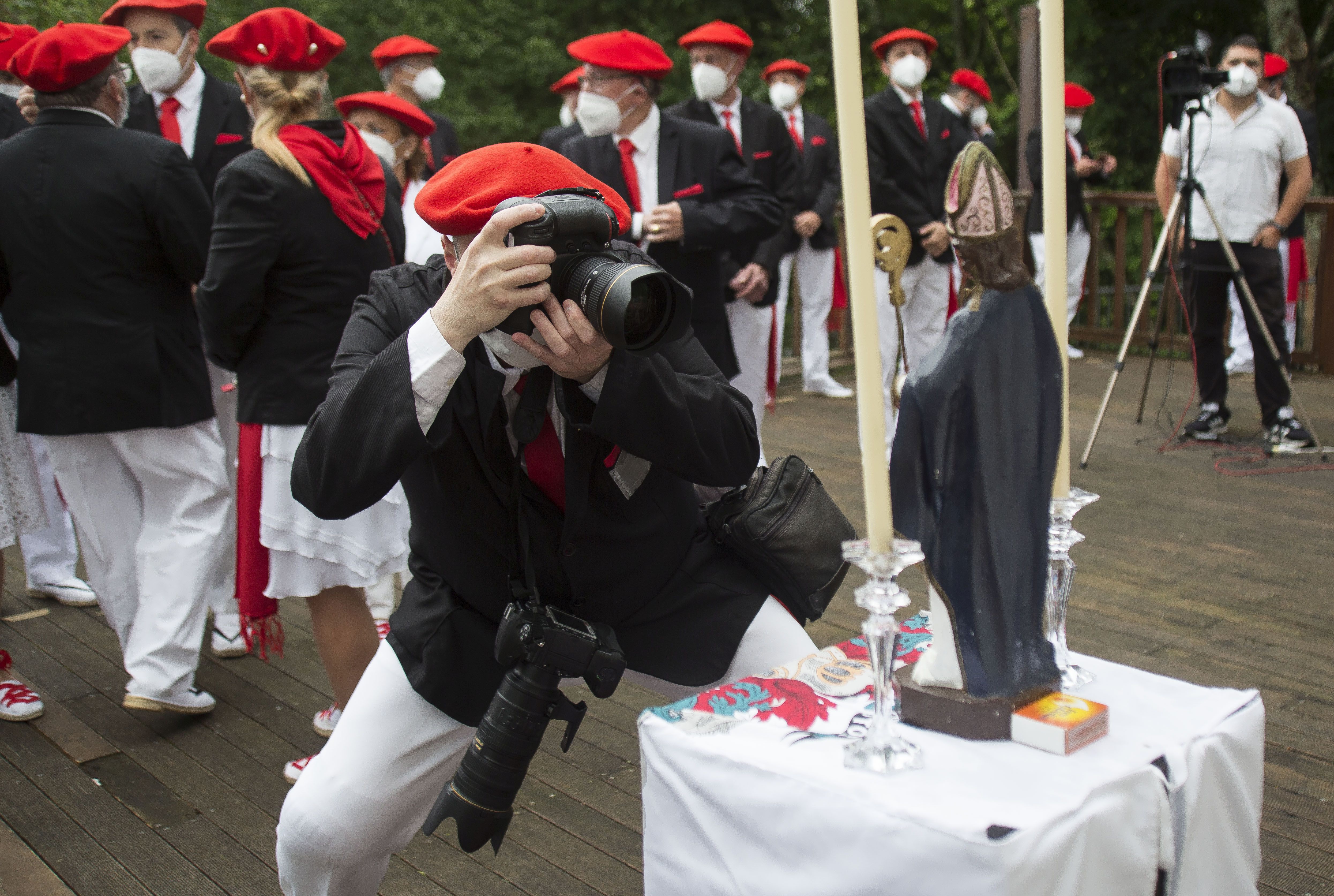 Fotos: La Junta de Mandos del Alarde tradicional renueva el voto en San Marcial