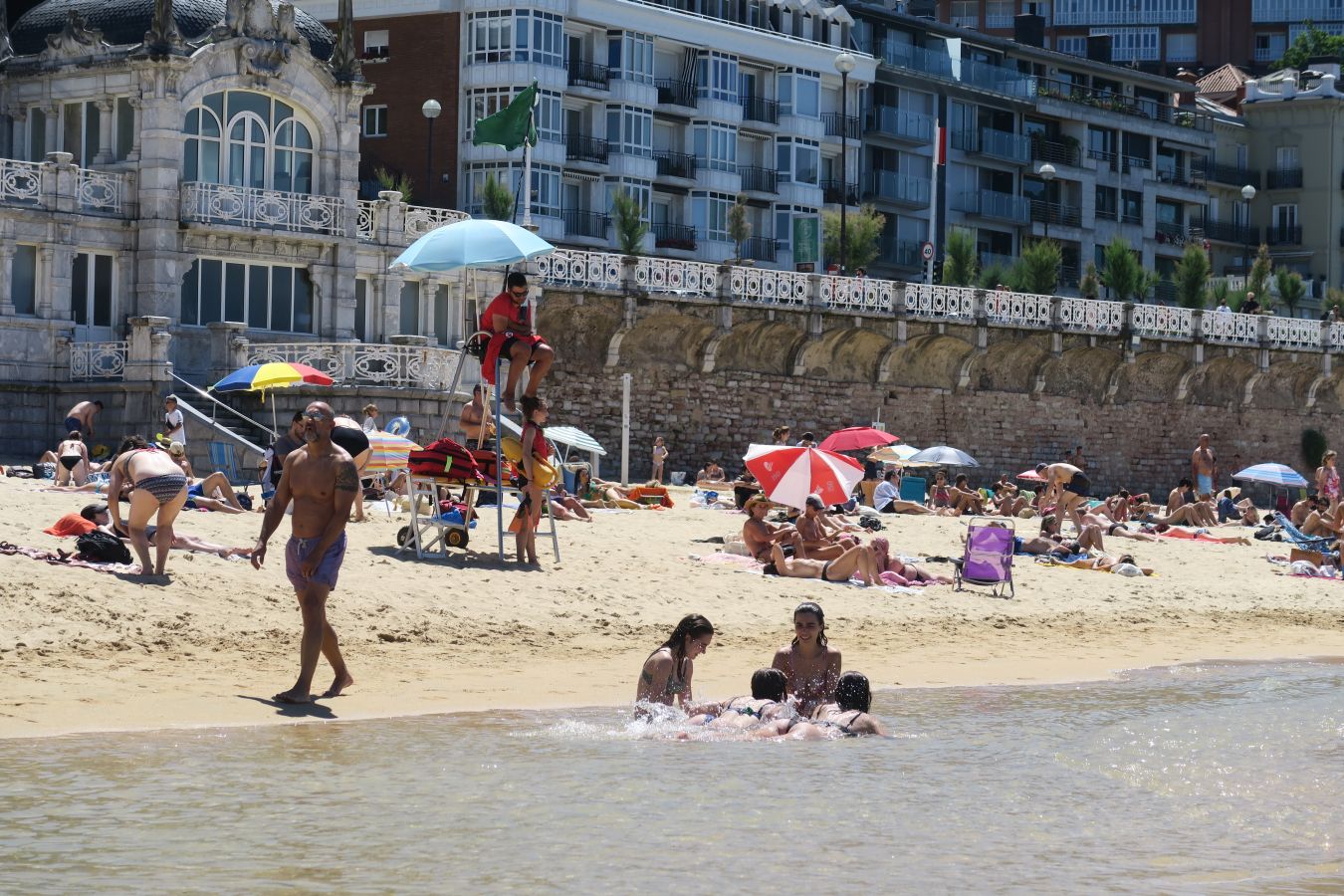 Lunes de sol y calor en Gipuzkoa.