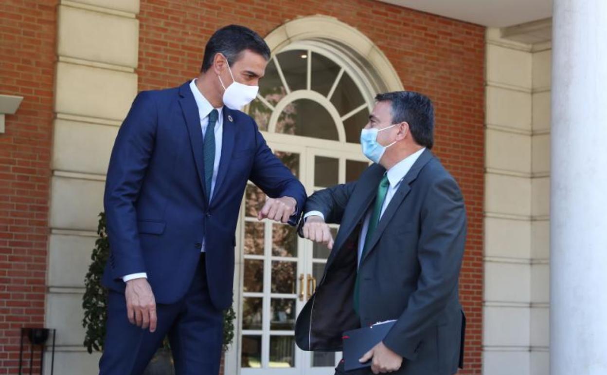 Pedro Sánchez y Aitor Esteban, en septiembre de 2020.