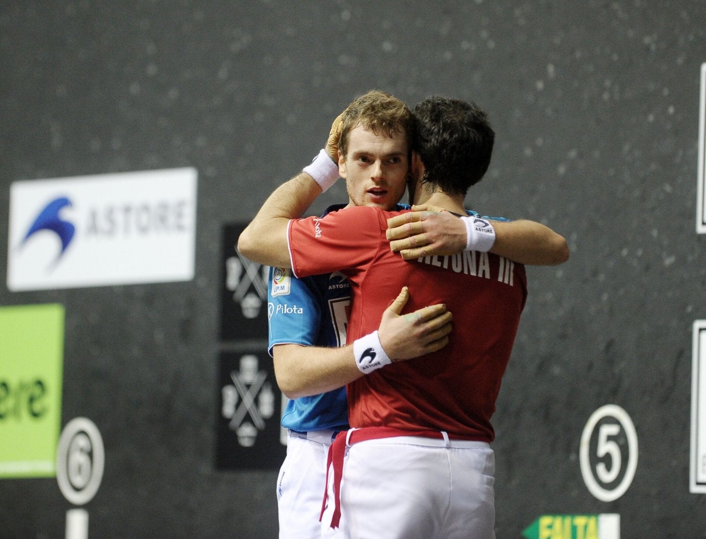 Laso y Altuna, en la semifinal del Campeonato del Cuatro y Medio de 2019. Ganó el amezketarra 22-10. 