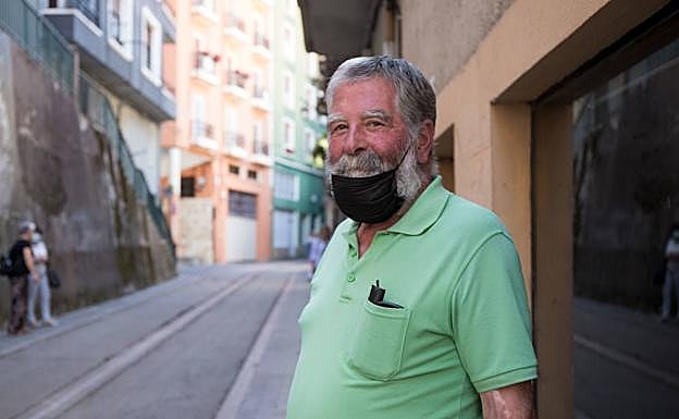 Pedro Elizburu pone el ojo en los botellones. 
