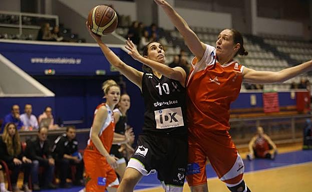 Con la camiseta del IDK en diciembre de 2014.