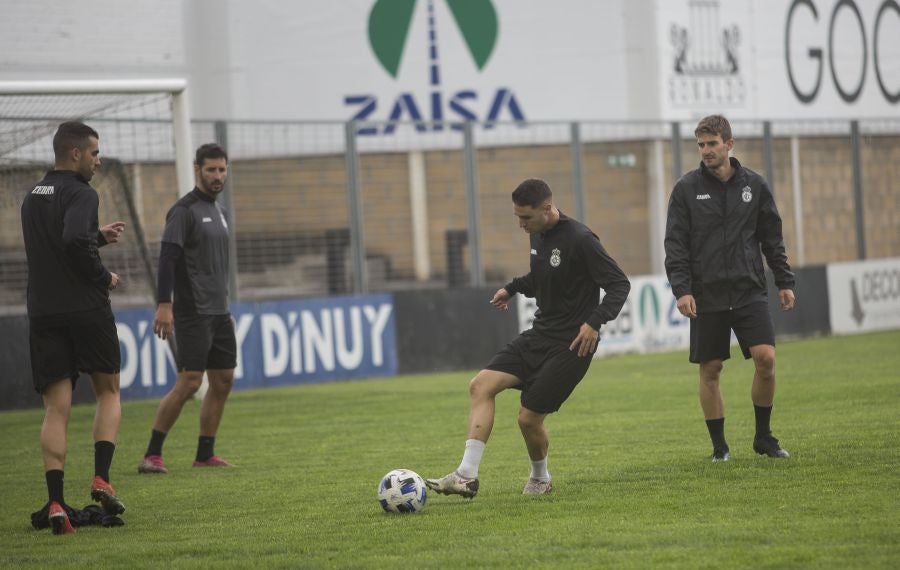 Los jugadores del Real Unión se han ejecitado en el Stadium Gal para comenzar a preparar la próxima temporada 