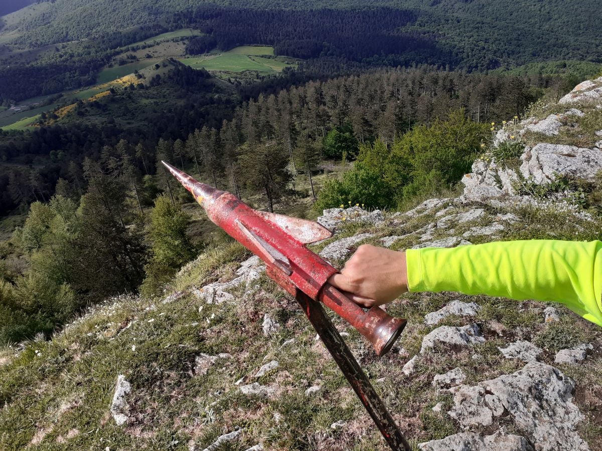 Preciosa cima, muy cerca de Irurtzun, alberga un antiguo templo cuya perfecta ubicación lo convirtió en un importante punto de vigilancia