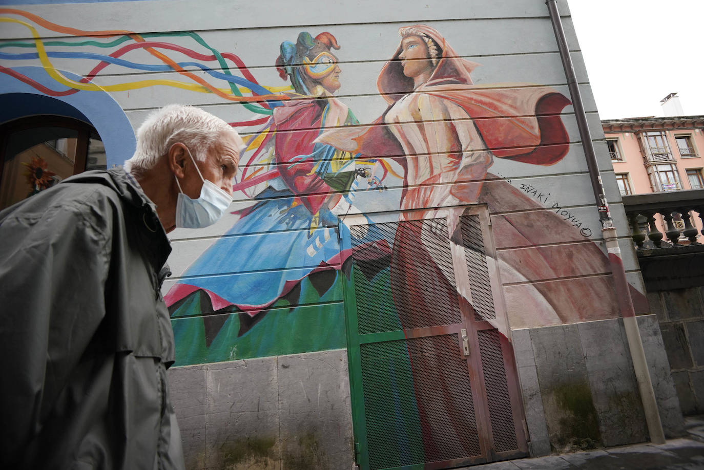 Los vecinos de Tolosa disfrutan de un día sin lluvias, pero con bajas temperaturas para ser julio