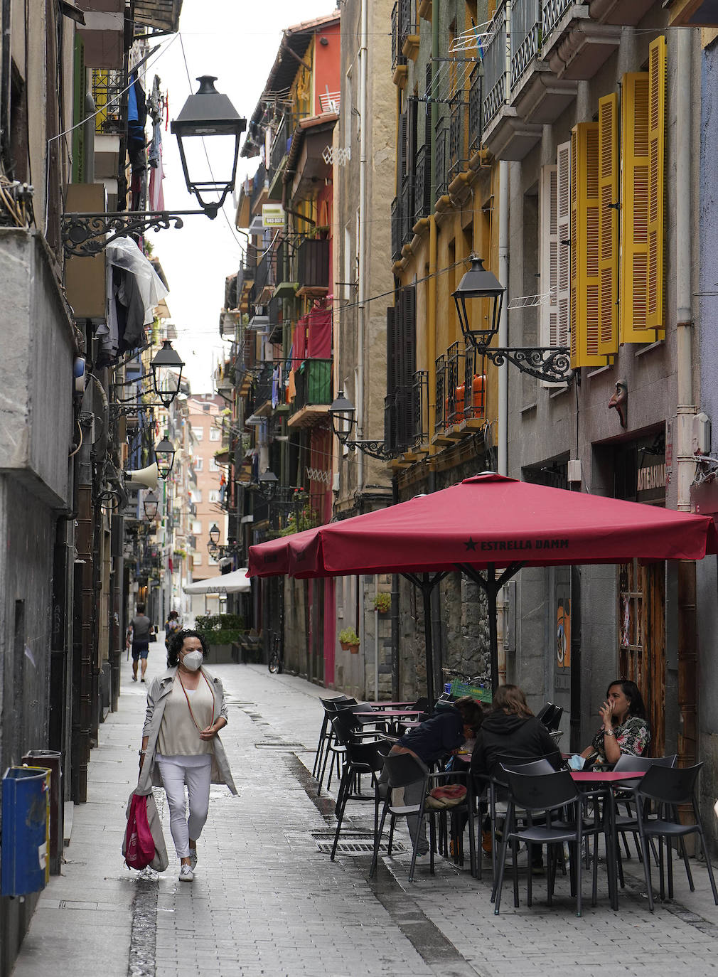 Los vecinos de Tolosa disfrutan de un día sin lluvias, pero con bajas temperaturas para ser julio