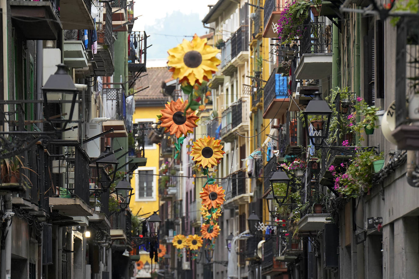Los vecinos de Tolosa disfrutan de un día sin lluvias, pero con bajas temperaturas para ser julio