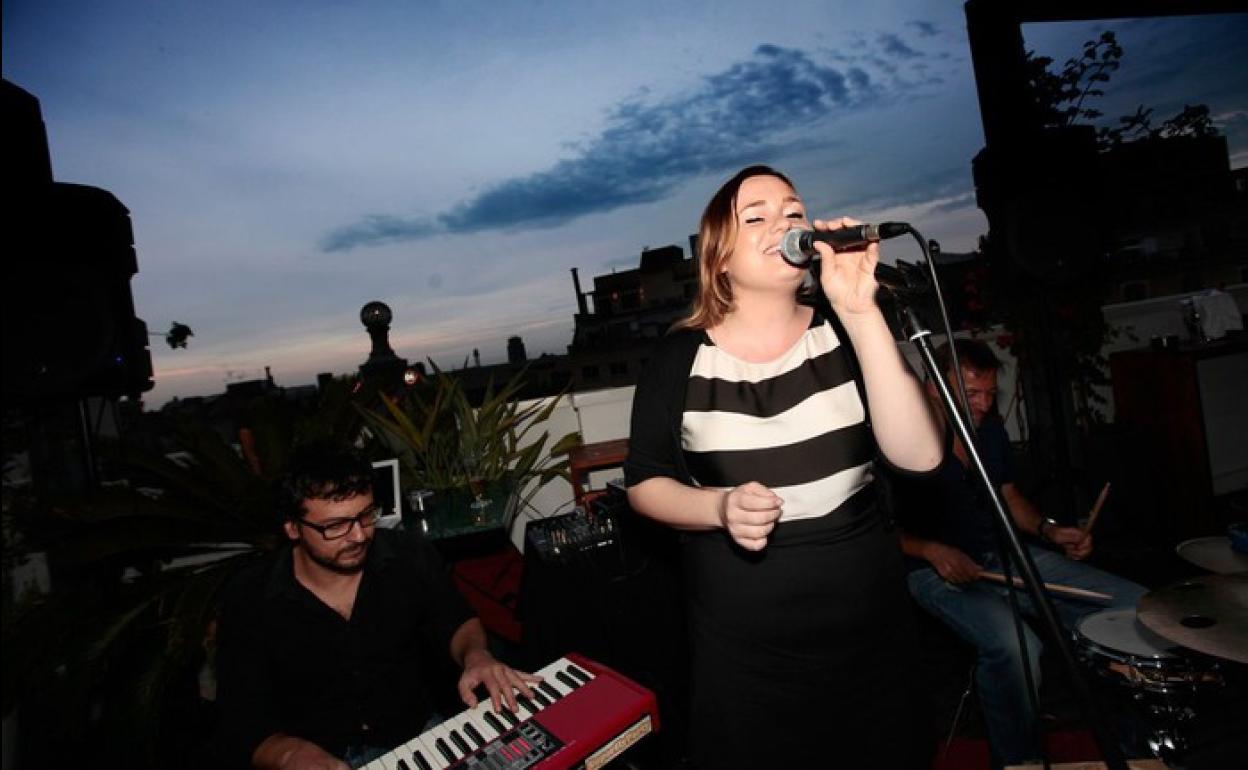 Sinead Savage & The Shu-Shu's