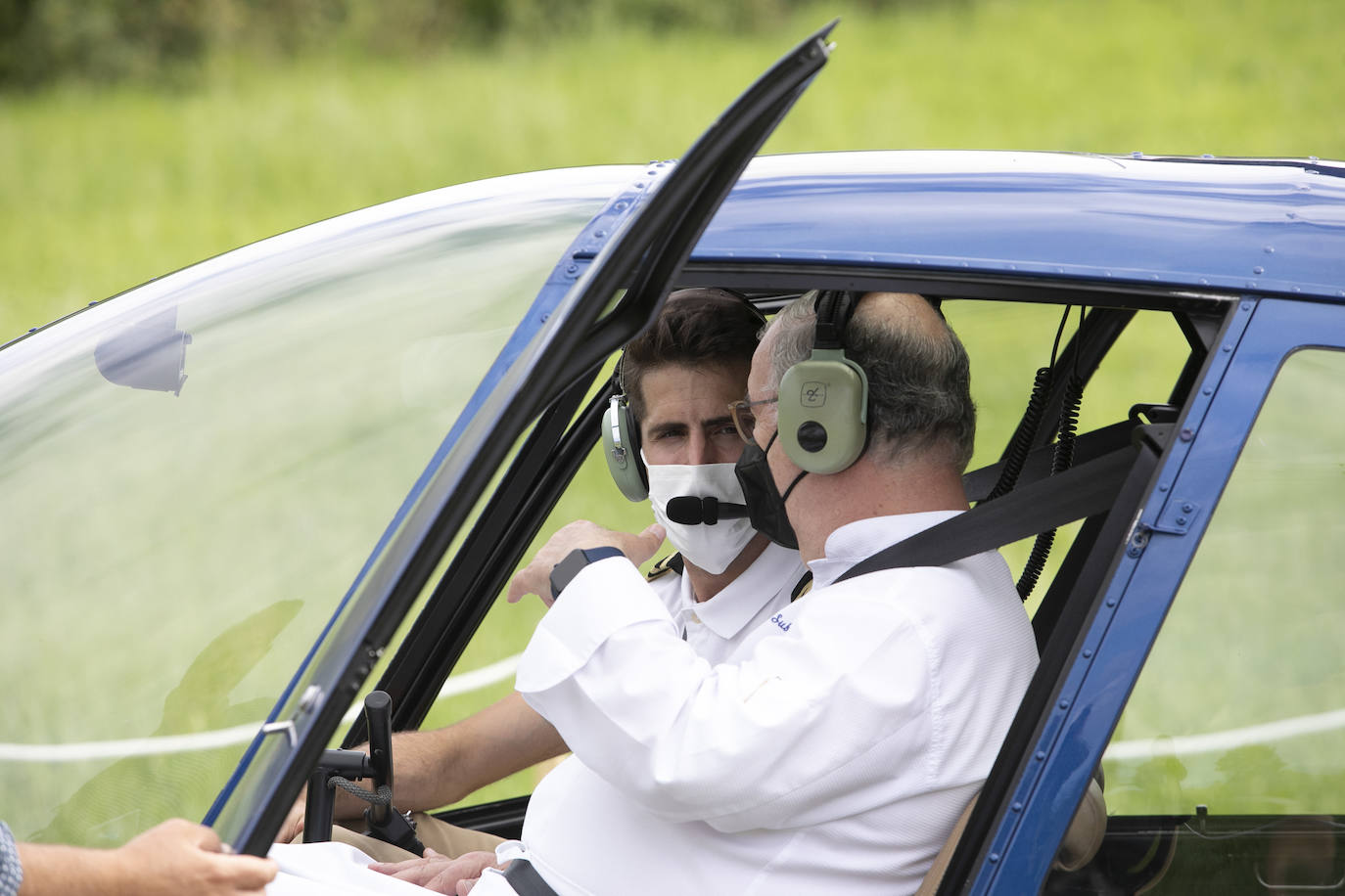 Basque Luxury. Comienza a funcionar el servicio que ofrece vuelos en helicóptero y el acceso desde el aire a restaurantes como el de Subijana. DV monta en el estreno del Robinson 44