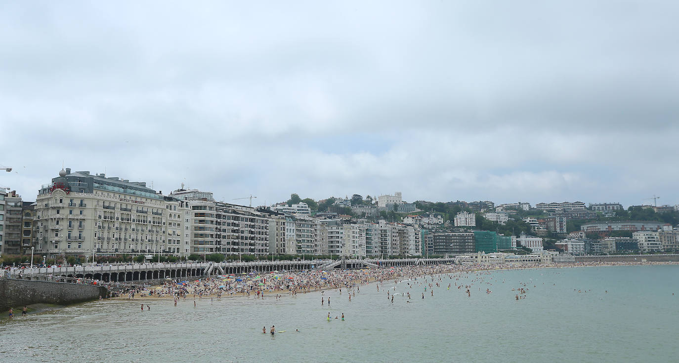 Fotos: Un domingo caluroso y a remojo