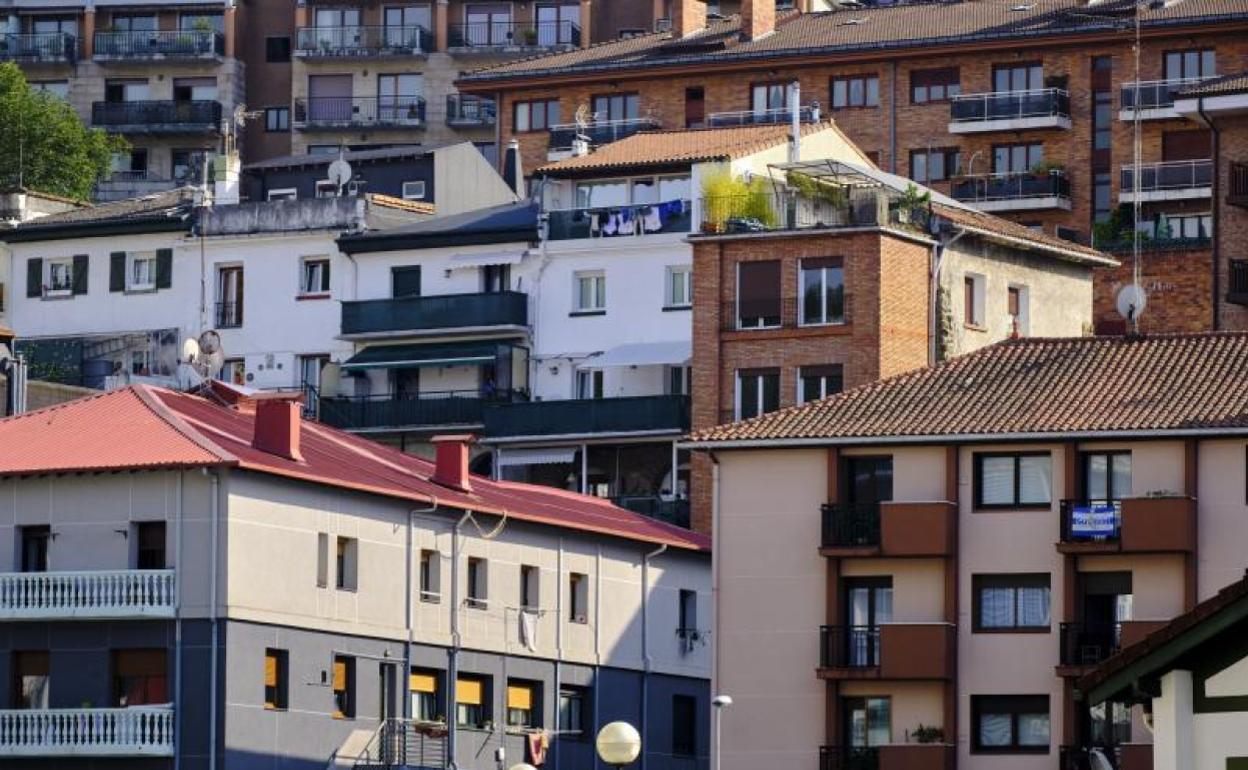 Edificios en la zona del Antiguo, en San Sebastián. 