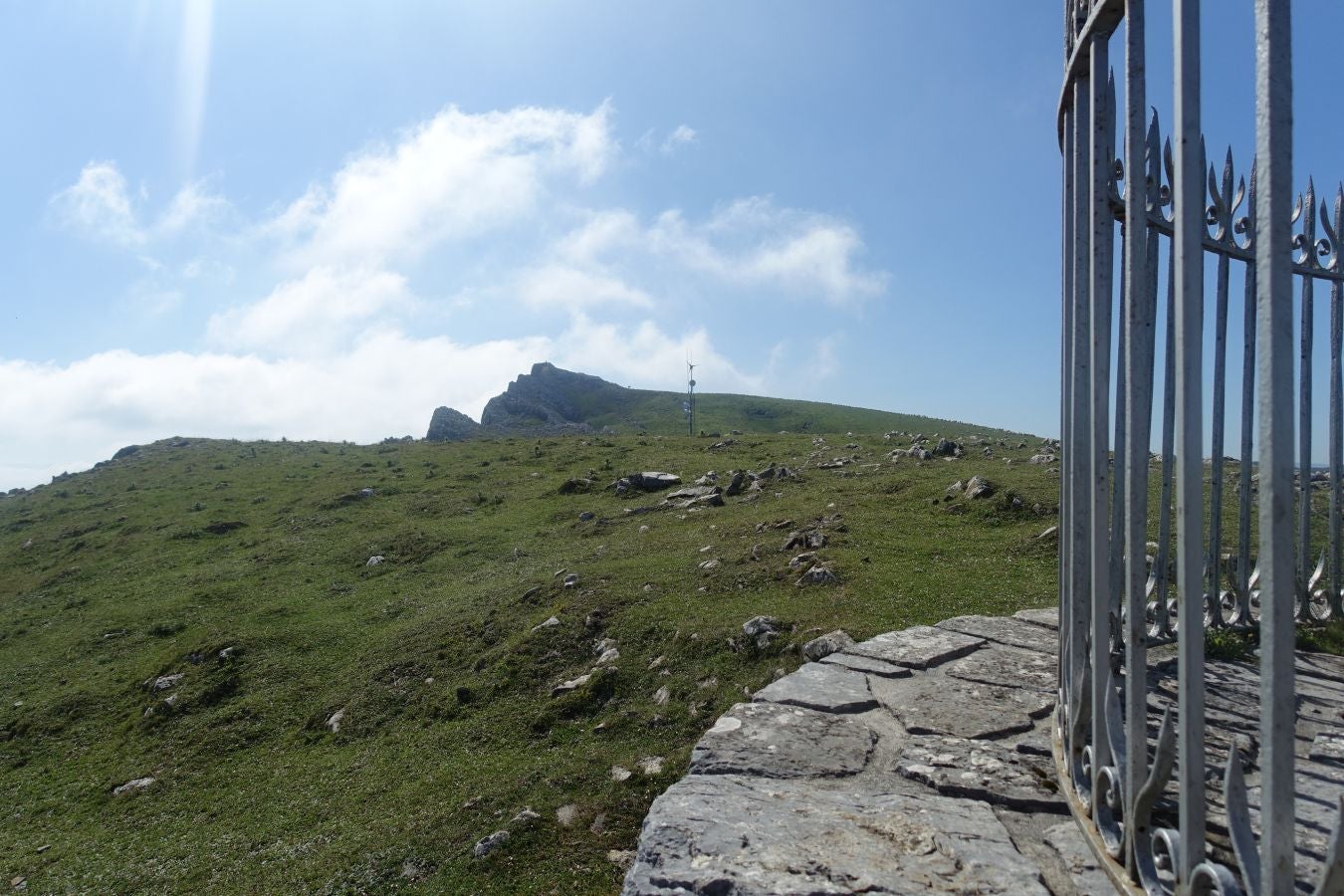 La cima más popular de la sierra de Aloña ofrece una magníficas vistas del Alto Deba y los montes que le rodean