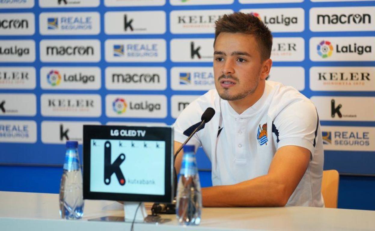Andoni Gorosabel, durante la rueda de prensa que ha ofrecido en Zubieta. 