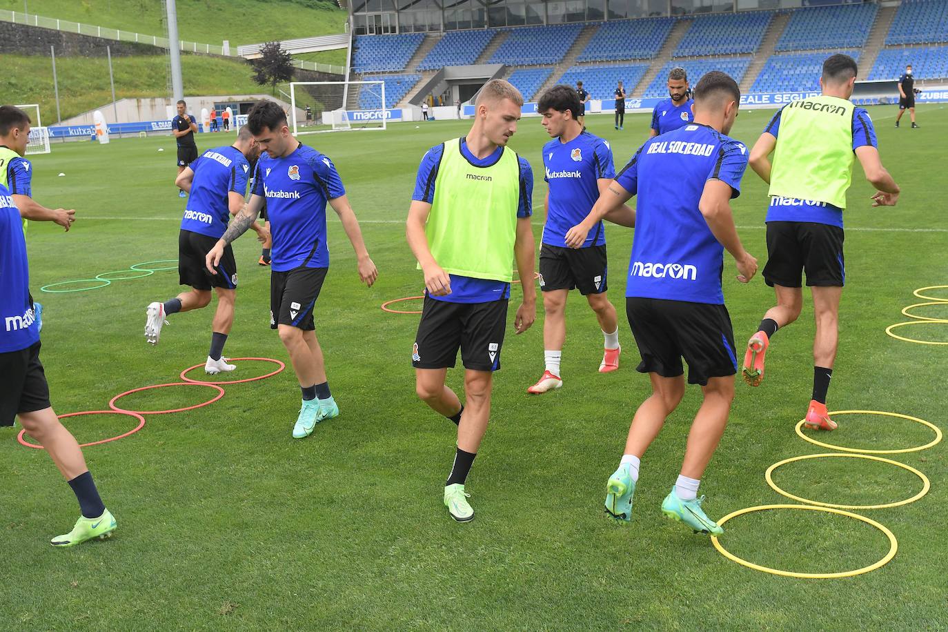 El conjunto txuri-urdin ha realizado hoy el último entrenamiento antes del segundo partido de la pretemporada que le enfrentará al equipo babazorro. 
