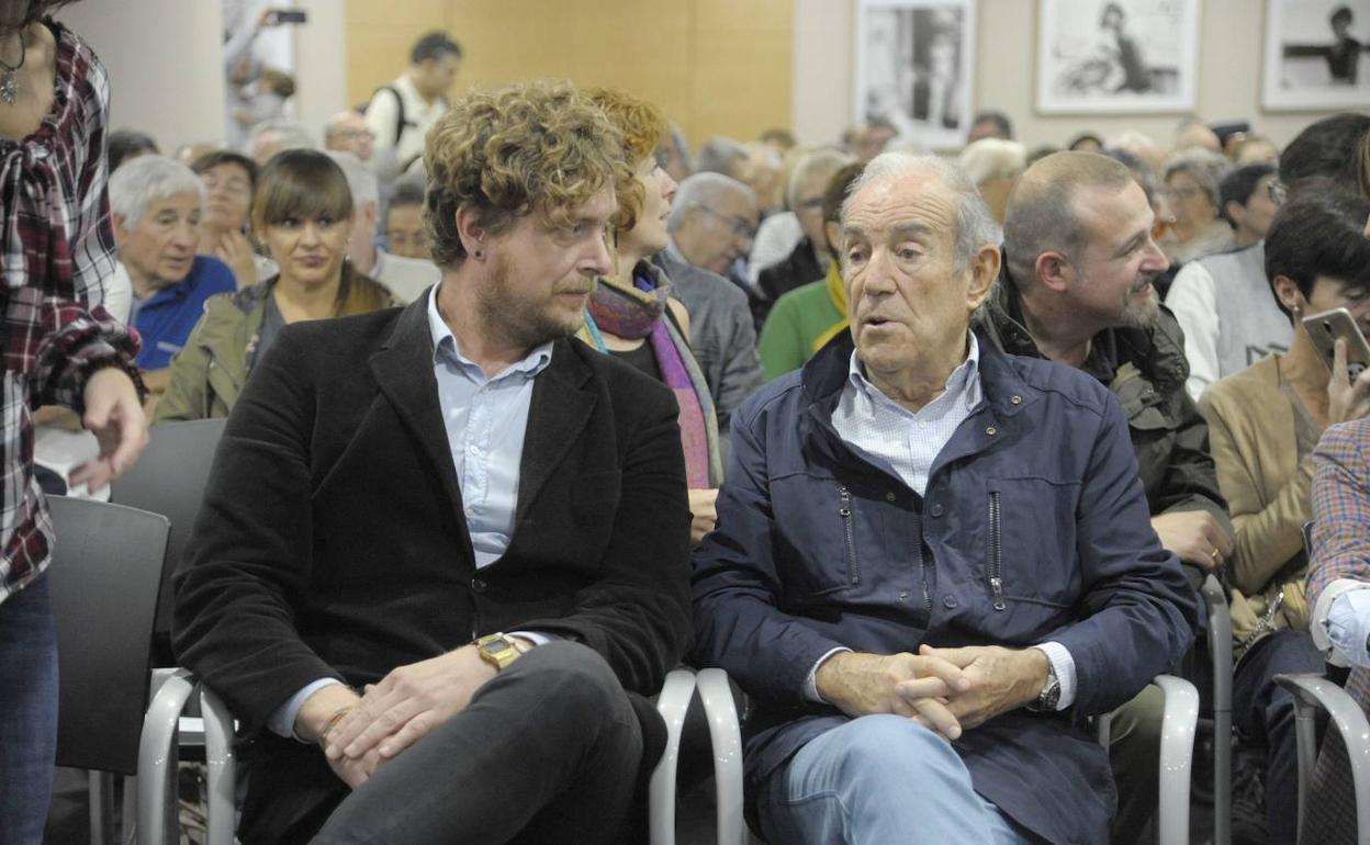 Maiorga Ramírez, junto al ex lehendakari Carlos Garaikotxea, en una reunión del sector crítico