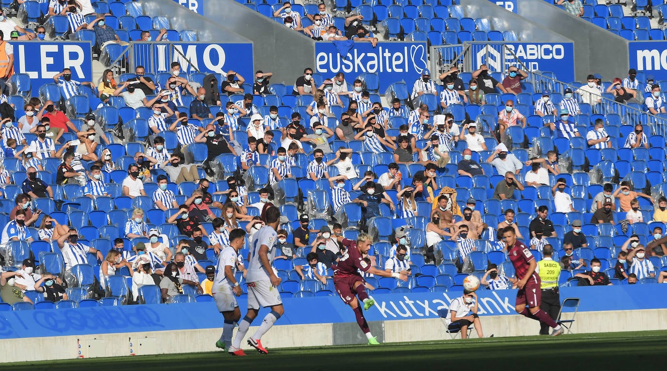 La afición de la Real Sociedad vuelve al estadio después de un largo periodo de tiempo