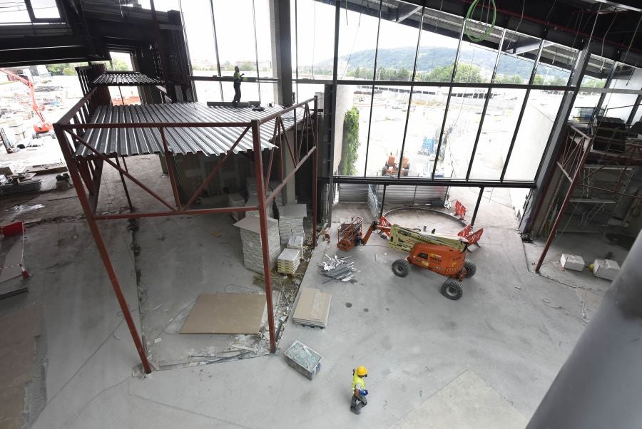 Quince restaurantes y cinco salas de cine premium abrirán en noviembre en la primera fase de ampliación del complejo