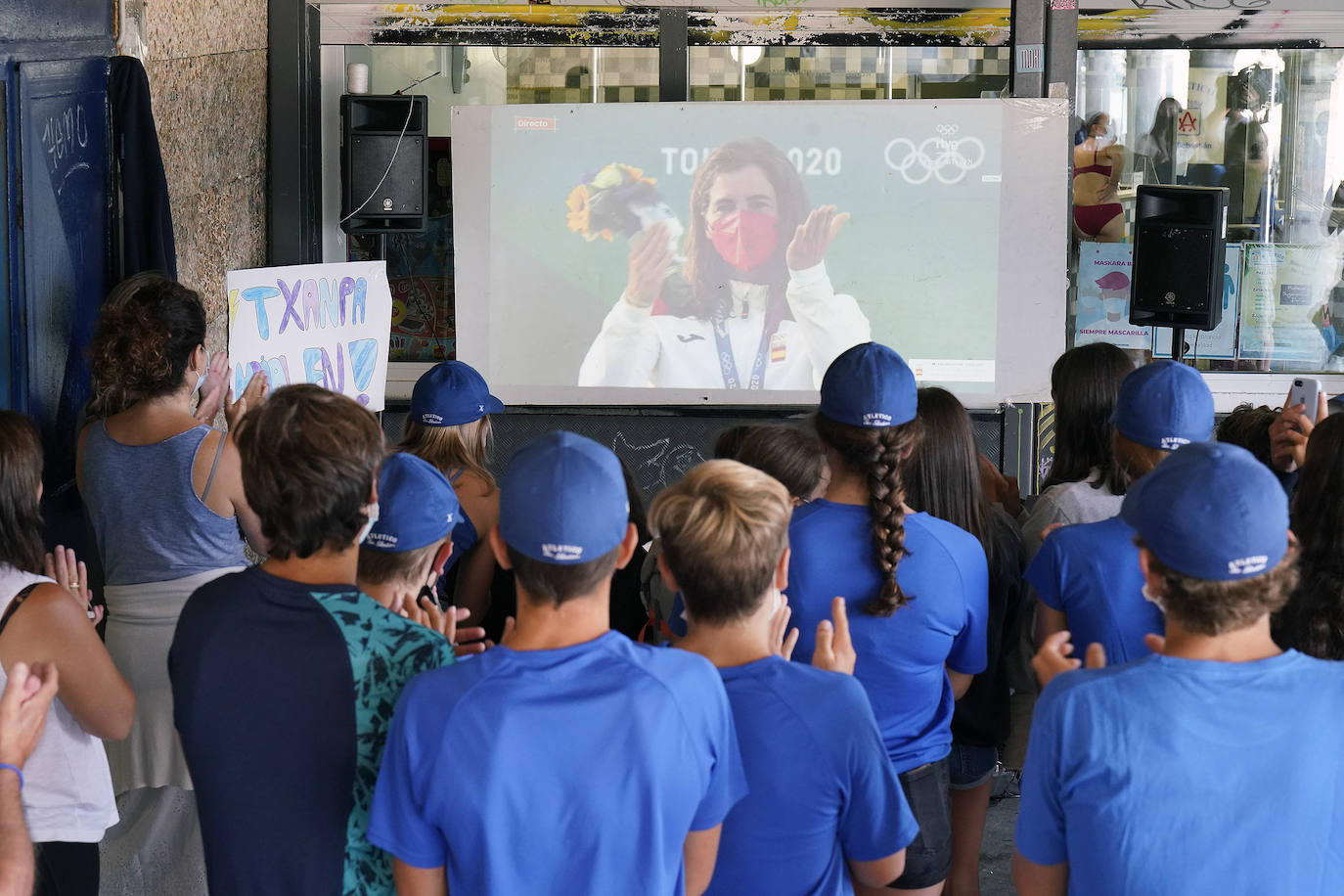 Maialen Chourraut ha vuelto a hacer historia al conseguir la medalla de plata en los Juegos Olímpicos de Tokyo 2020 y ha hecho vibrar a sus amigos en el Club Atlético San Sebastián. 